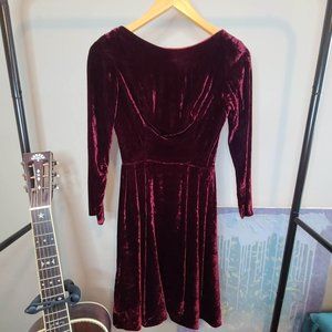 Wine-red crushed velvet cocktail dress
